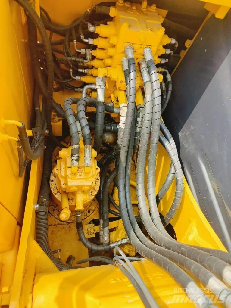 Komatsu PC 130-7 Середні екскаватори 7т. - 12т.