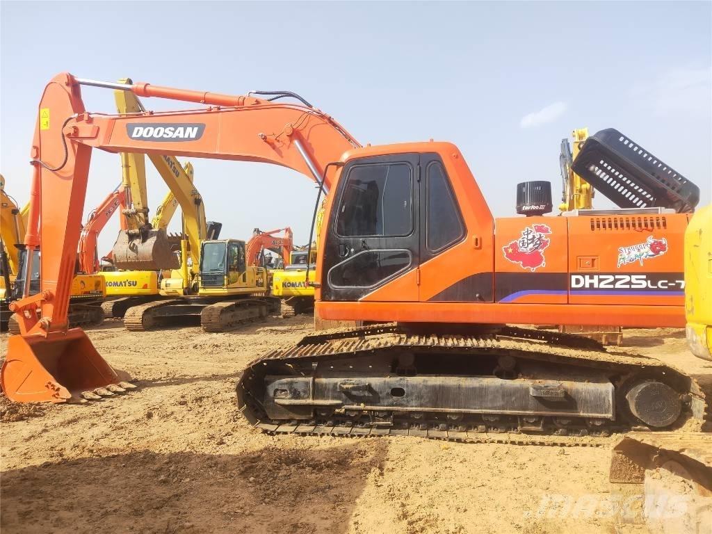 Doosan DH225LC-7 Гусеничні екскаватори