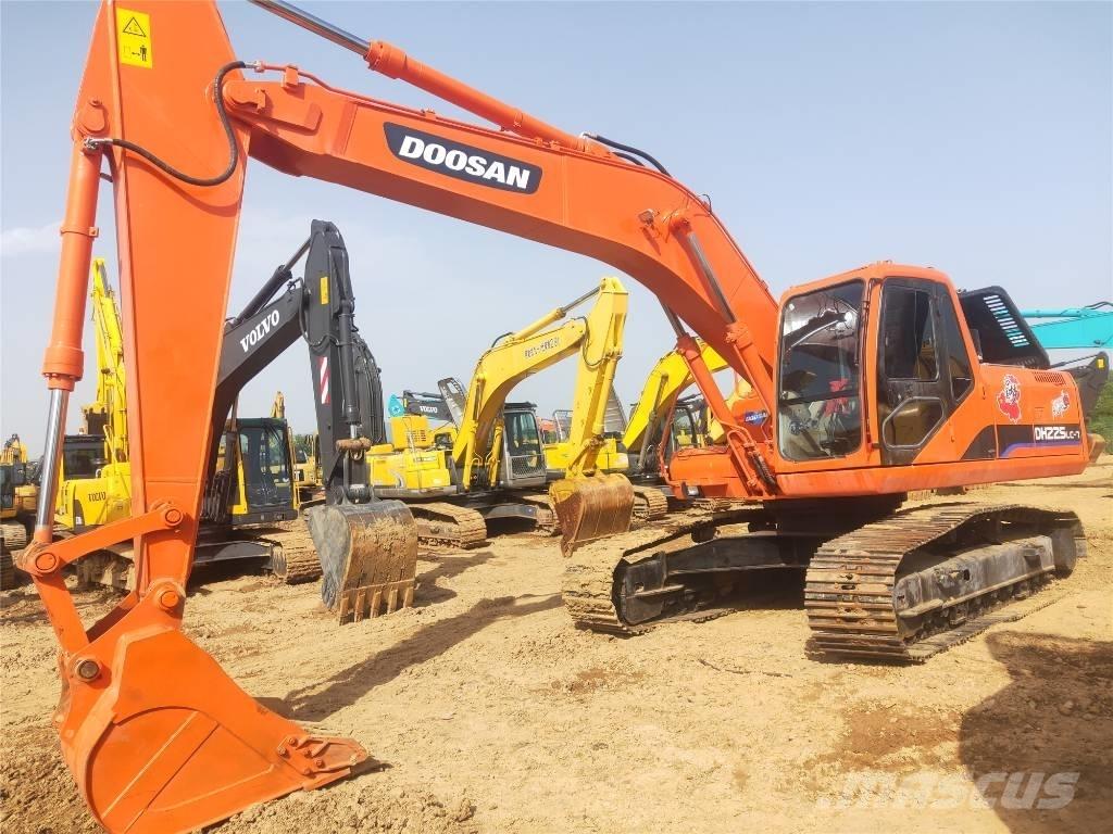 Doosan DH225LC-7 Гусеничні екскаватори