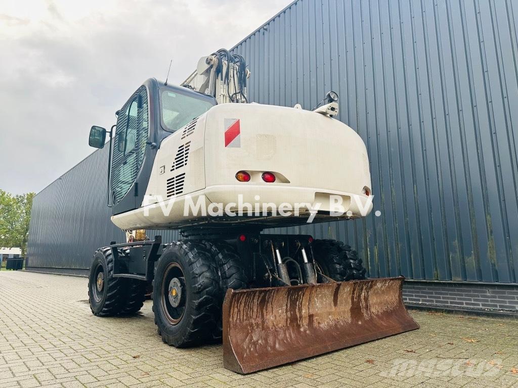 JCB JS 145 W Колісні екскаватори