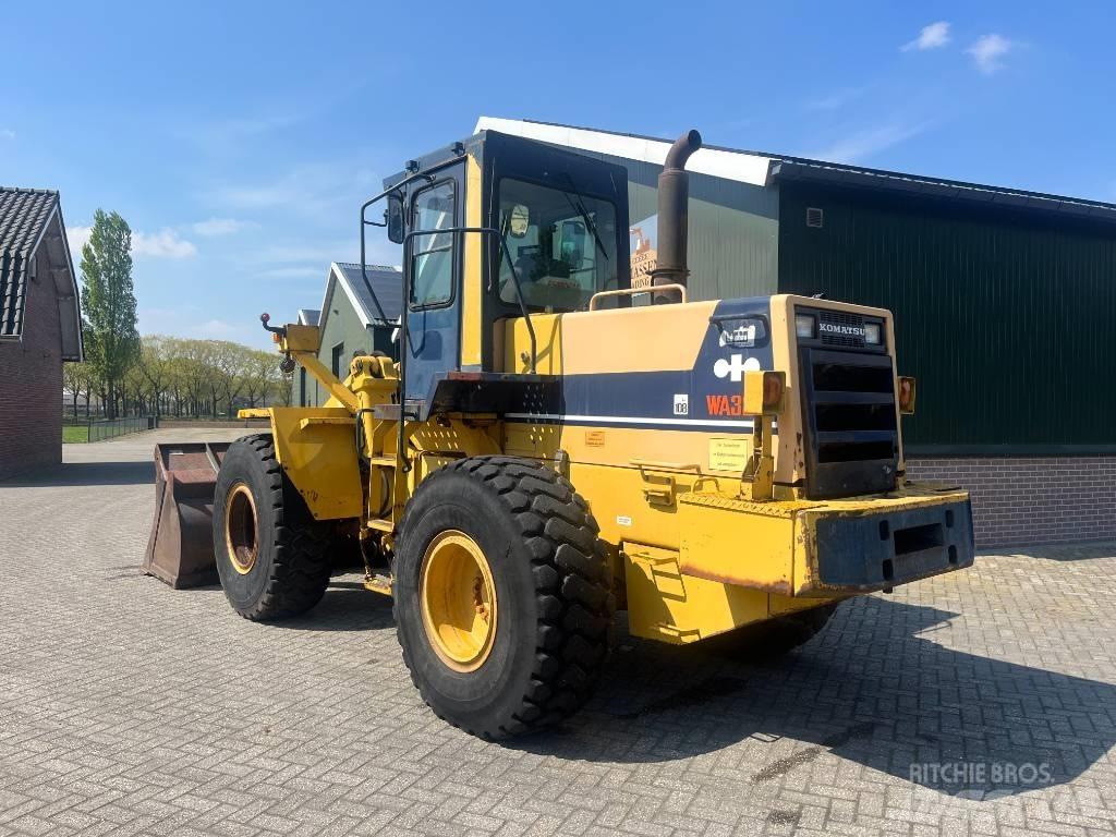 Komatsu WA 320-1 Фронтальні навантажувачі