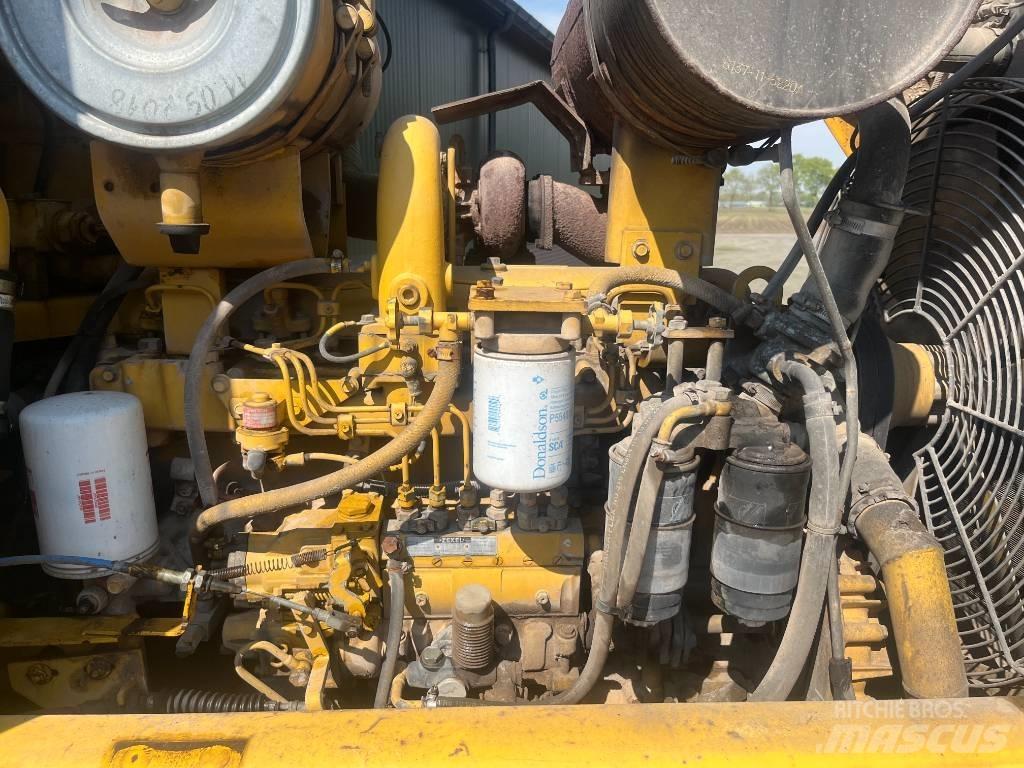Komatsu WA 320-1 Фронтальні навантажувачі