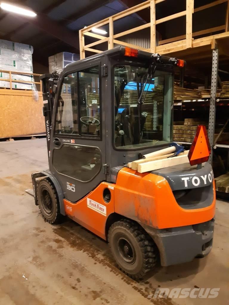 Toyota 02-8FDF30 Дизельні навантажувачі