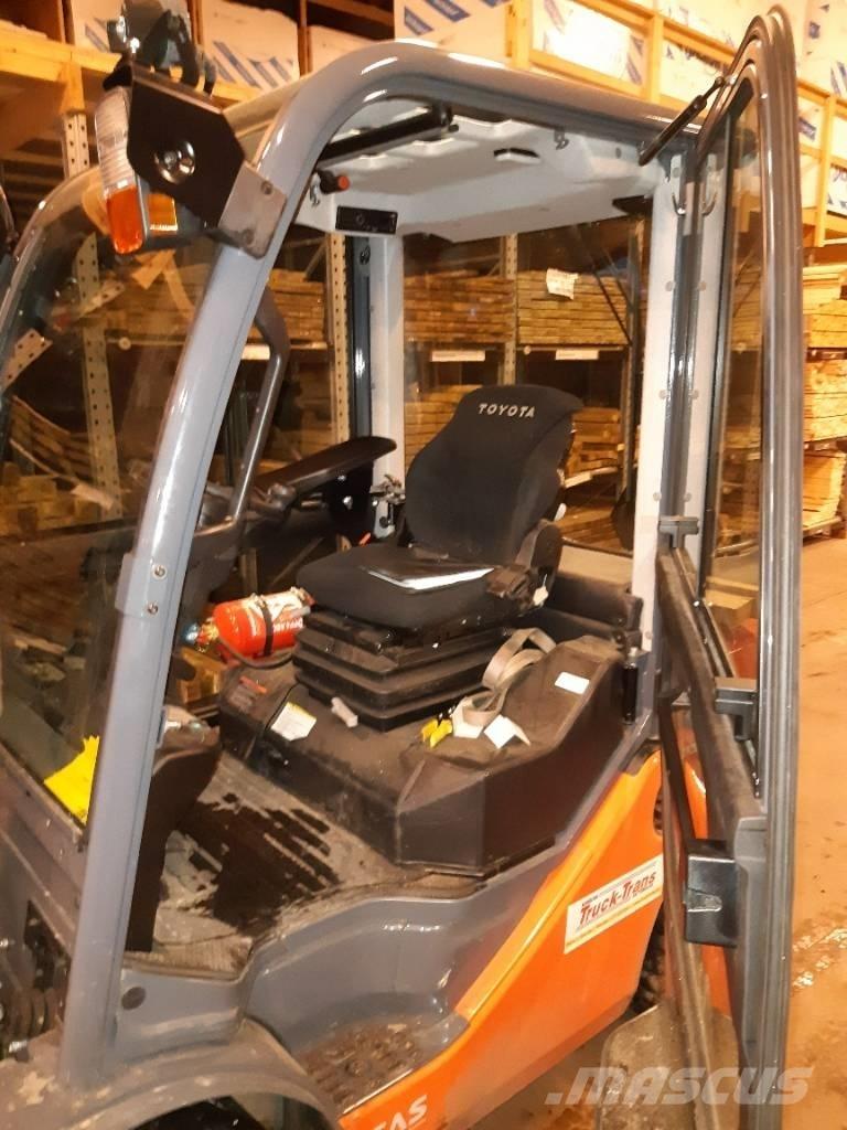 Toyota 02-8FDF30 Дизельні навантажувачі