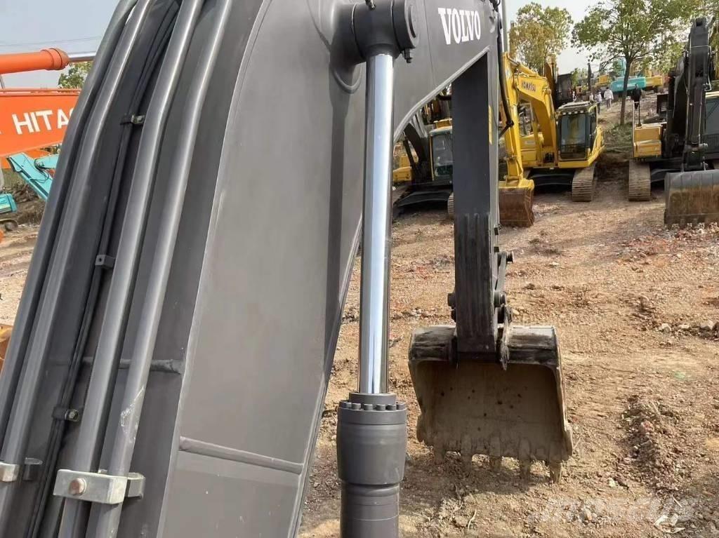 Volvo EC 250 D Гусеничні екскаватори