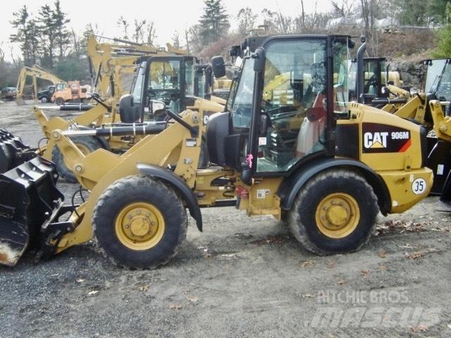 CAT 906 M Фронтальні навантажувачі