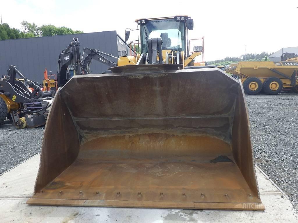 Volvo L 220 H Фронтальні навантажувачі