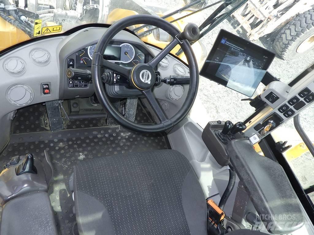 Volvo L 220 H Фронтальні навантажувачі