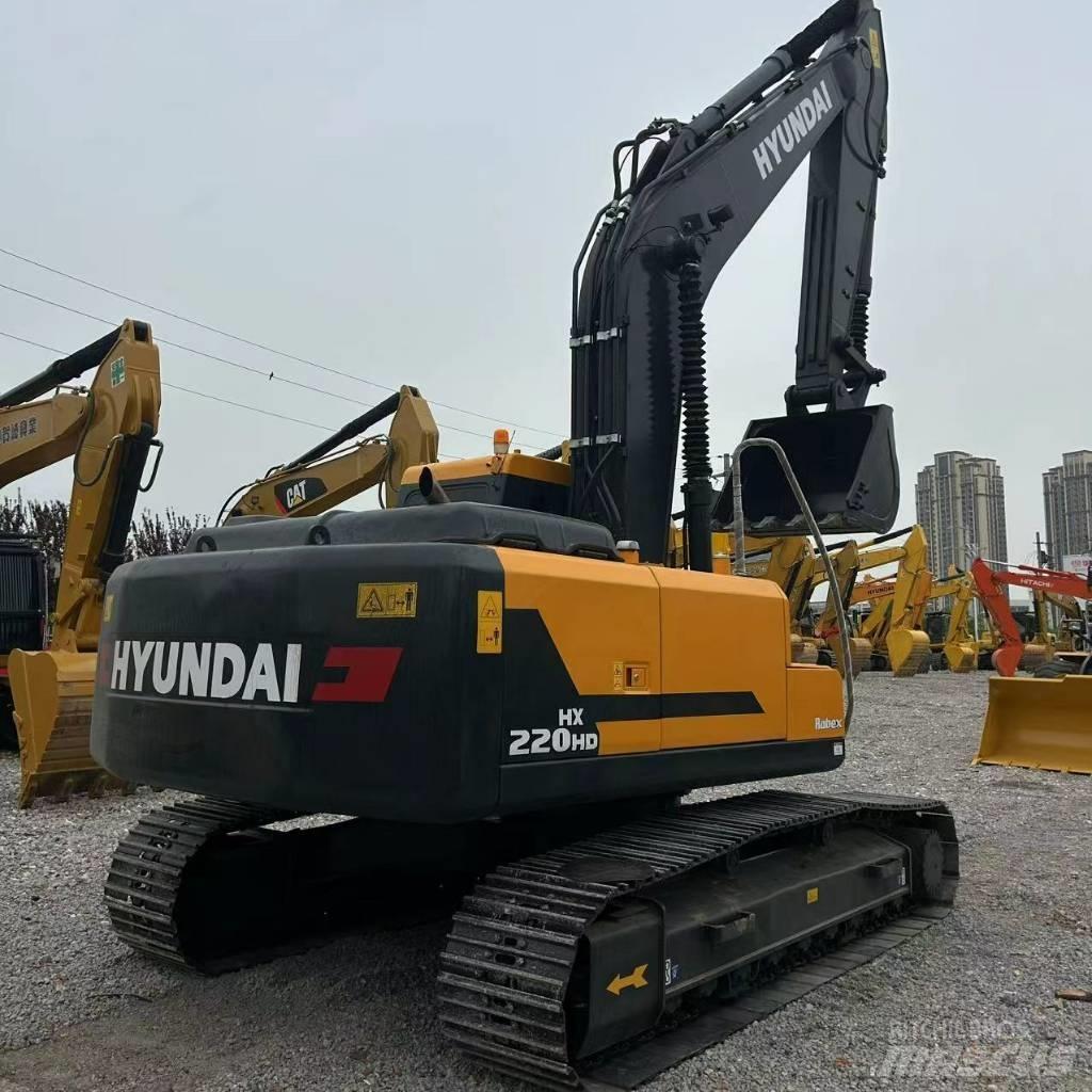 Hyundai 220VS Гусеничні екскаватори