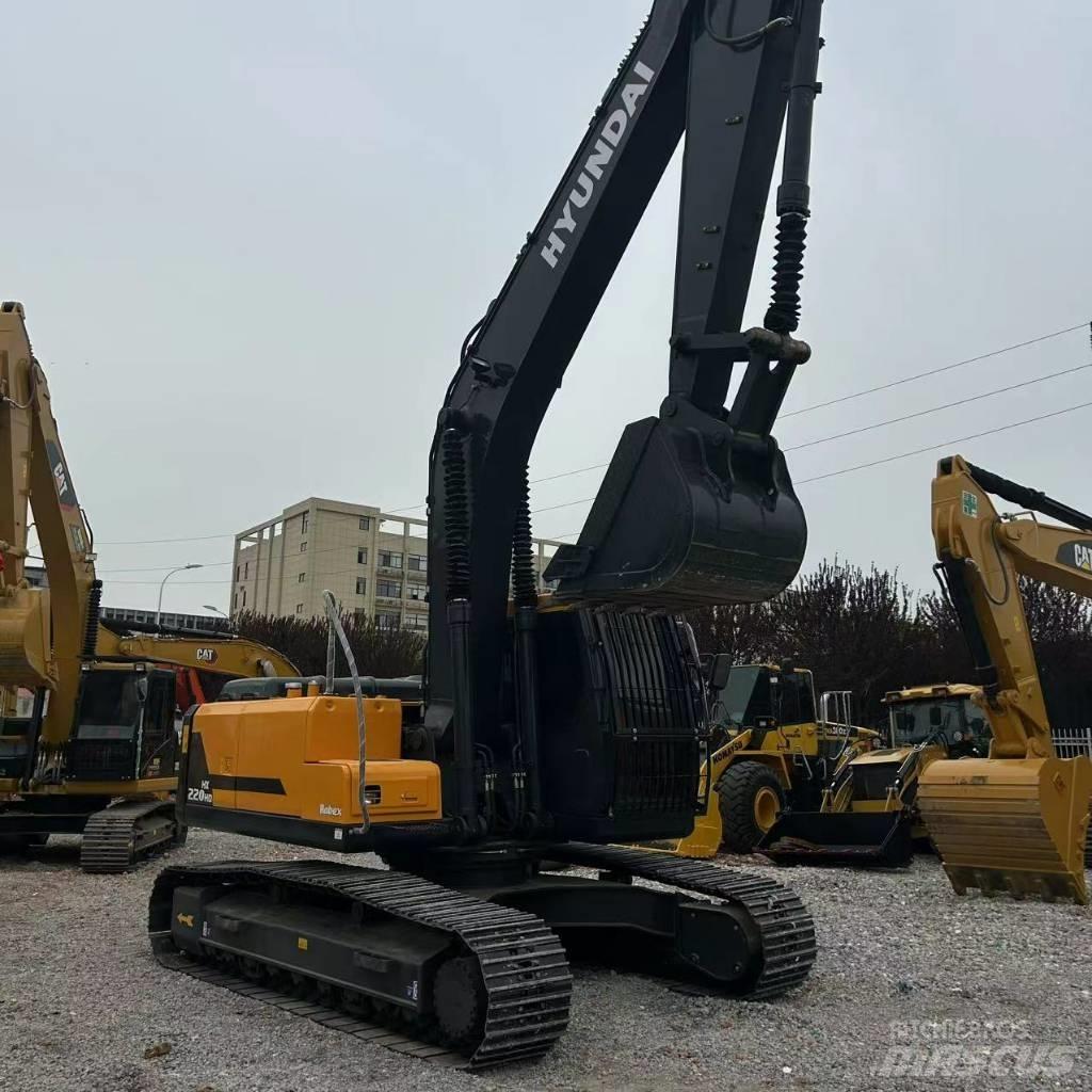 Hyundai 220VS Гусеничні екскаватори
