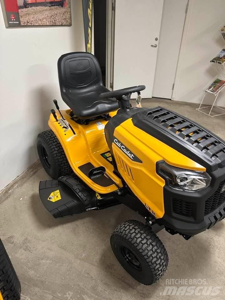 Cub Cadet LT 2 NS92 Самохідні газонокосарки