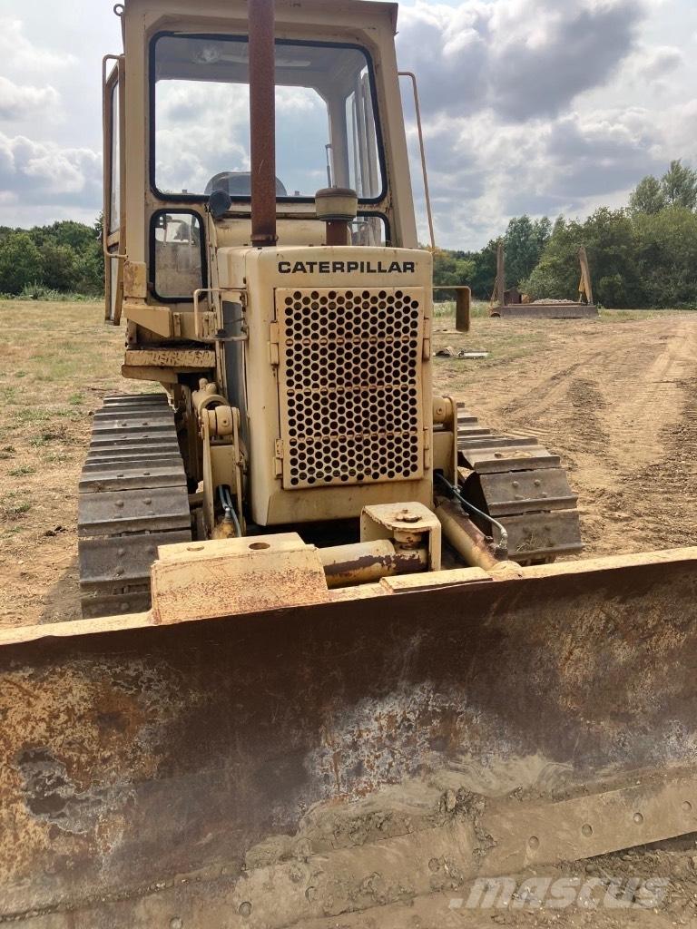 CAT D 3 B Гусеничні бульдозери