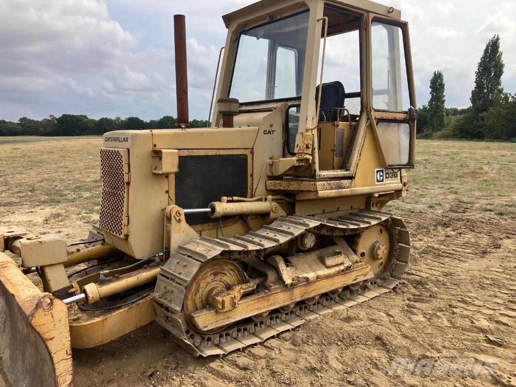 CAT D 3 B Гусеничні бульдозери