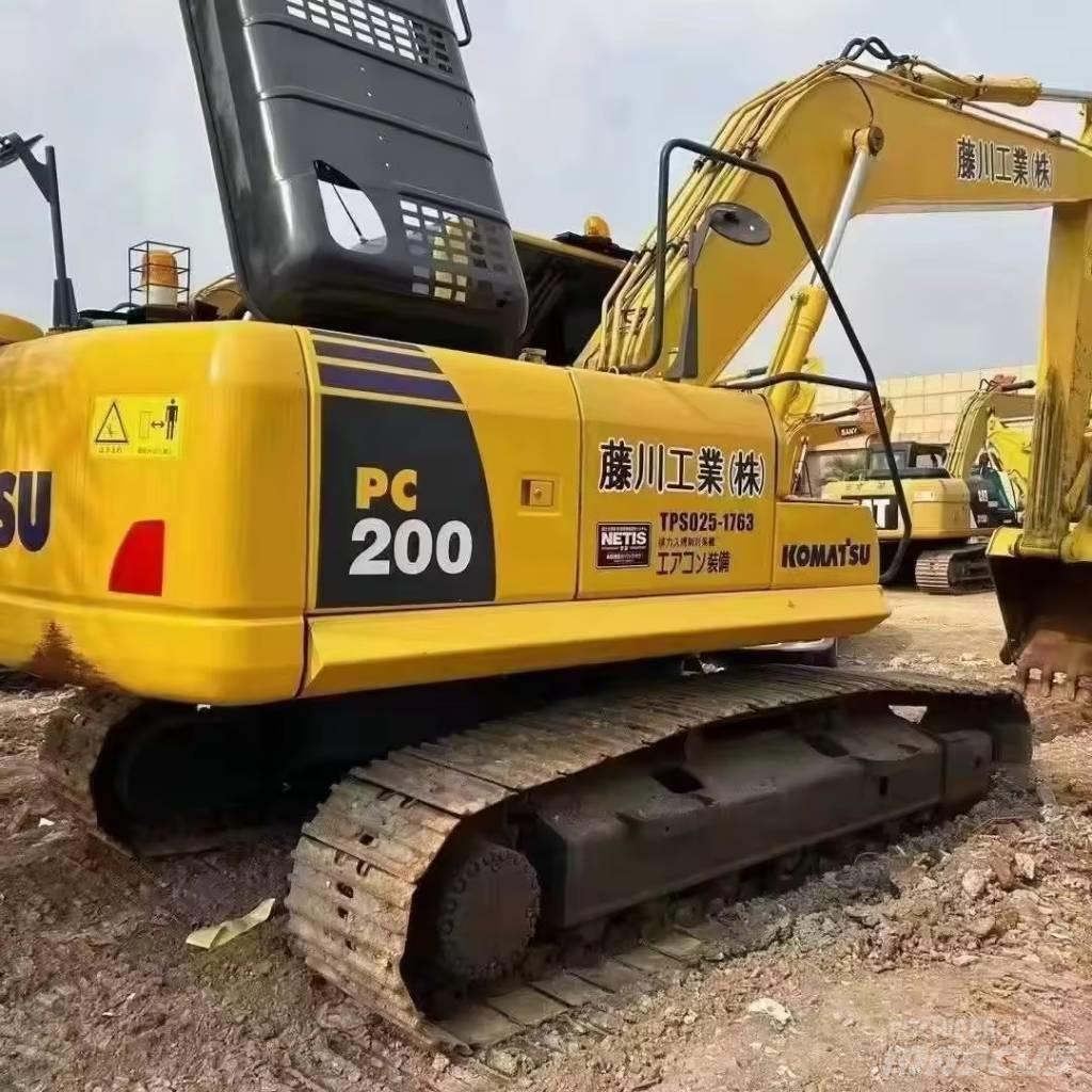 Komatsu PC 200 Гусеничні екскаватори