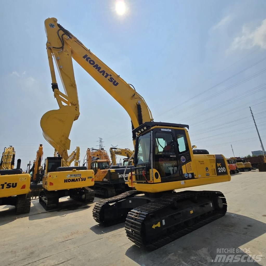 Komatsu PC 200-8 Гусеничні екскаватори