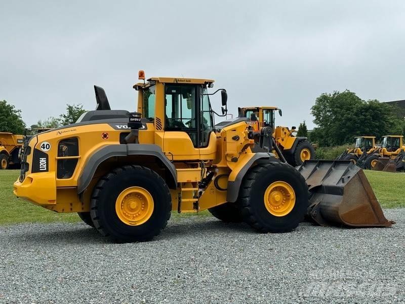 Volvo L 120 H Фронтальні навантажувачі
