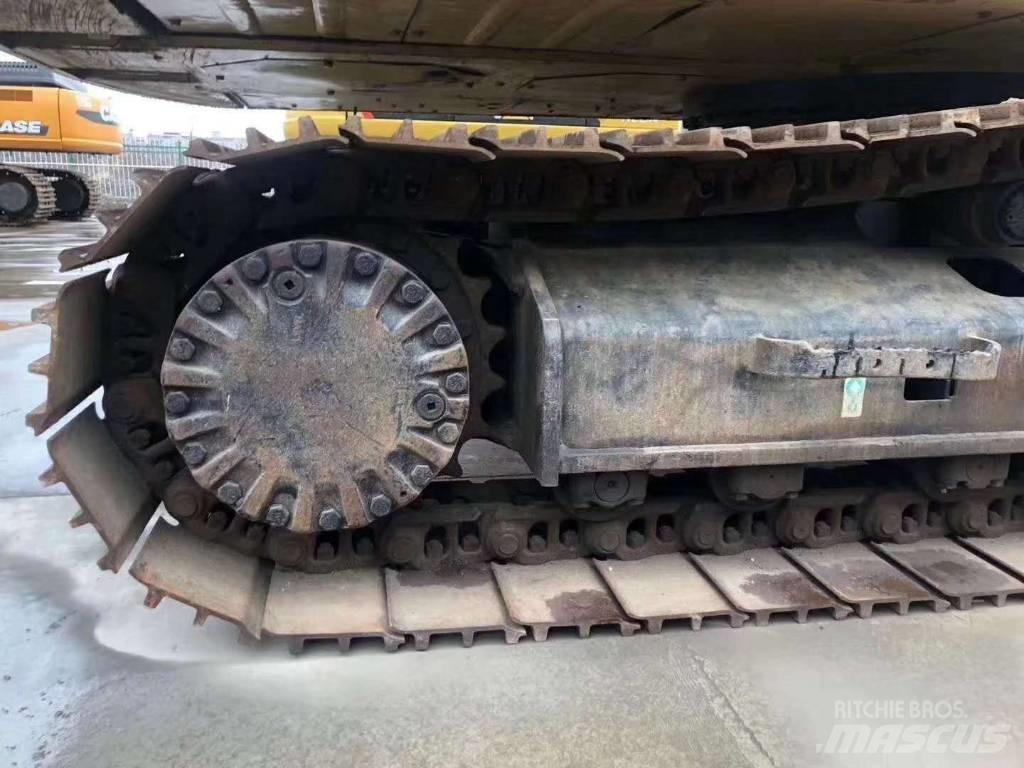 CAT 323 D Гусеничні екскаватори