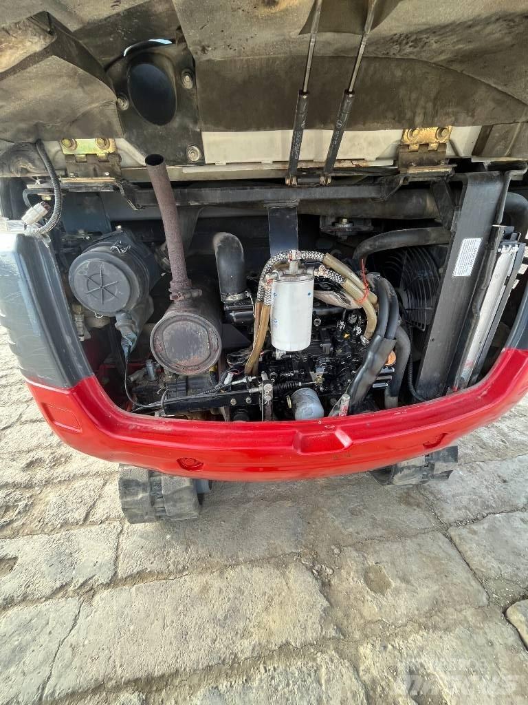 Takeuchi TB228 Міні-екскаватори < 7т