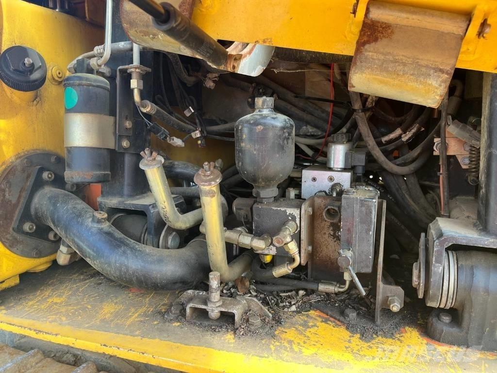 New Holland D180 Гусеничні бульдозери