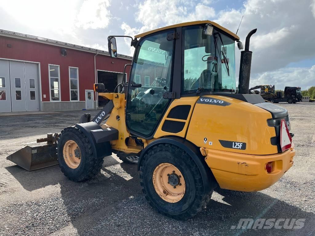 Volvo L 25 F Фронтальні навантажувачі