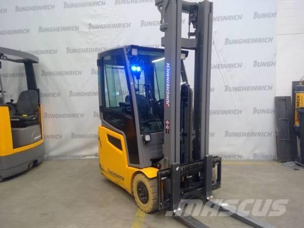 Jungheinrich EFG 215 Електронавантажувачі