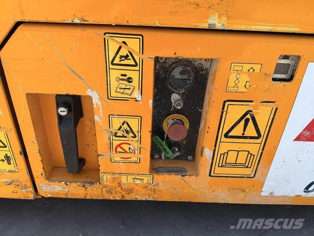 JCB S4046E Інші підйомники і платформи