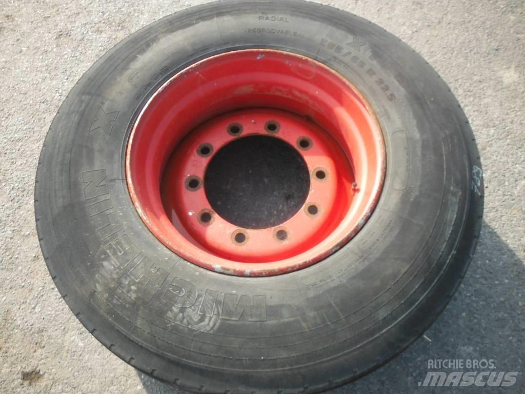 Michelin 385/65R22.5 Колеса