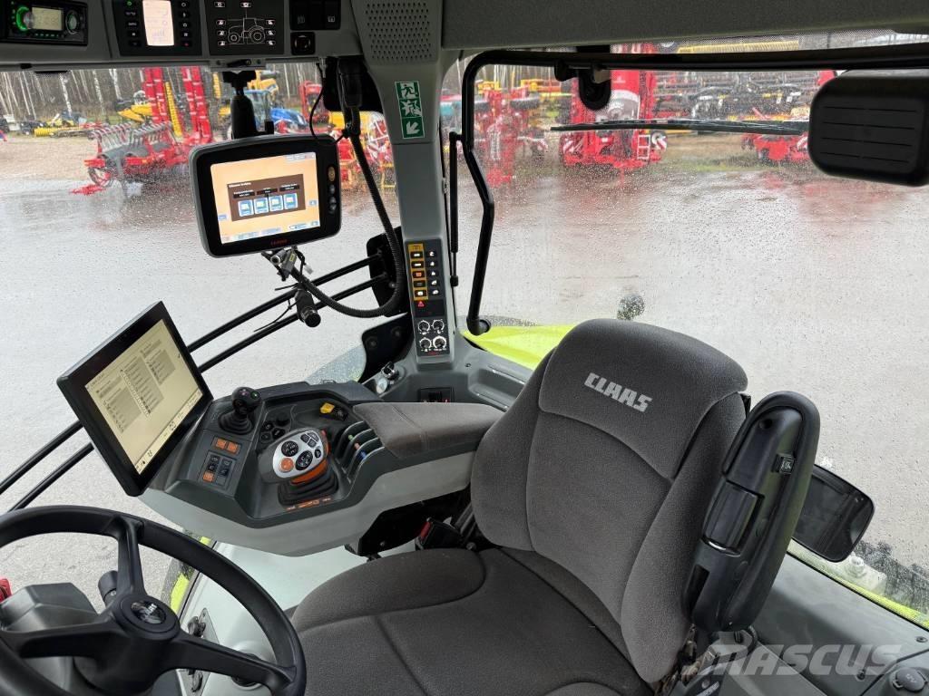 CLAAS Axion 850 Трактори