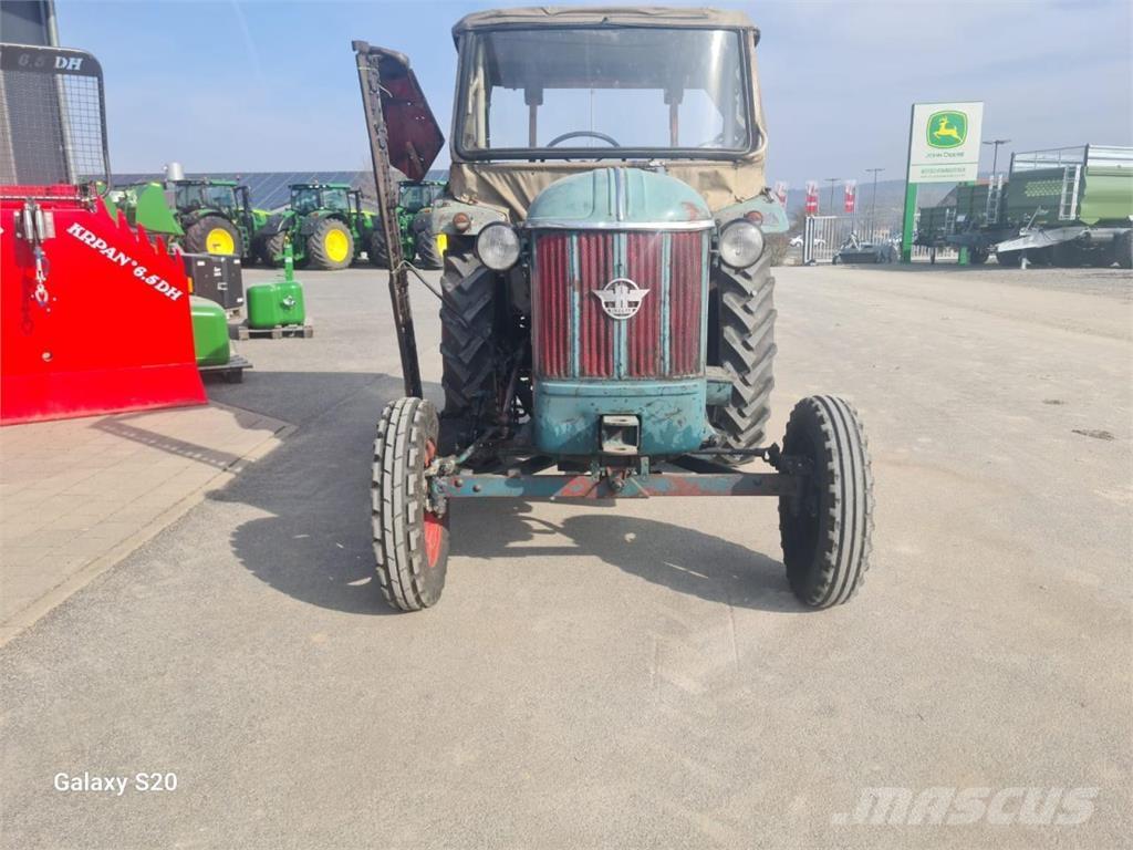 Hanomag R 324 SA Трактори