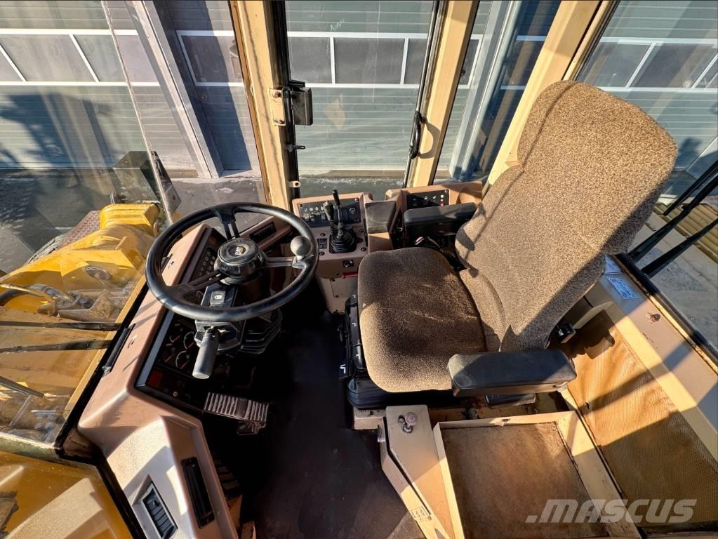 CAT 966 F II Фронтальні навантажувачі