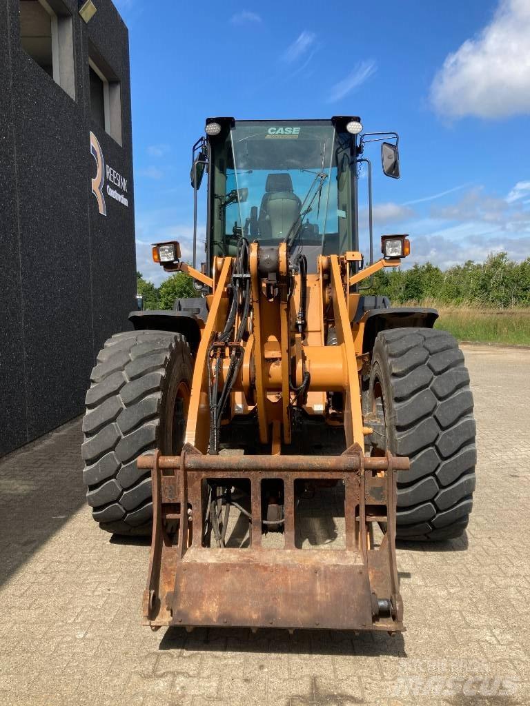 CASE 621 F XR Фронтальні навантажувачі