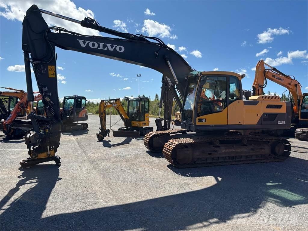 Volvo EC220DL Гусеничні екскаватори