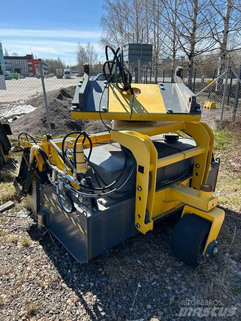 Stark KAH 2000 ST Підмітальні машини
