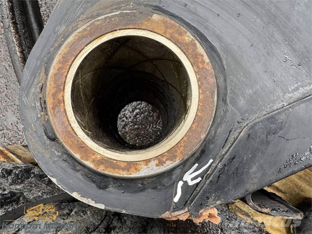 Komatsu 165F Транспортерні крани