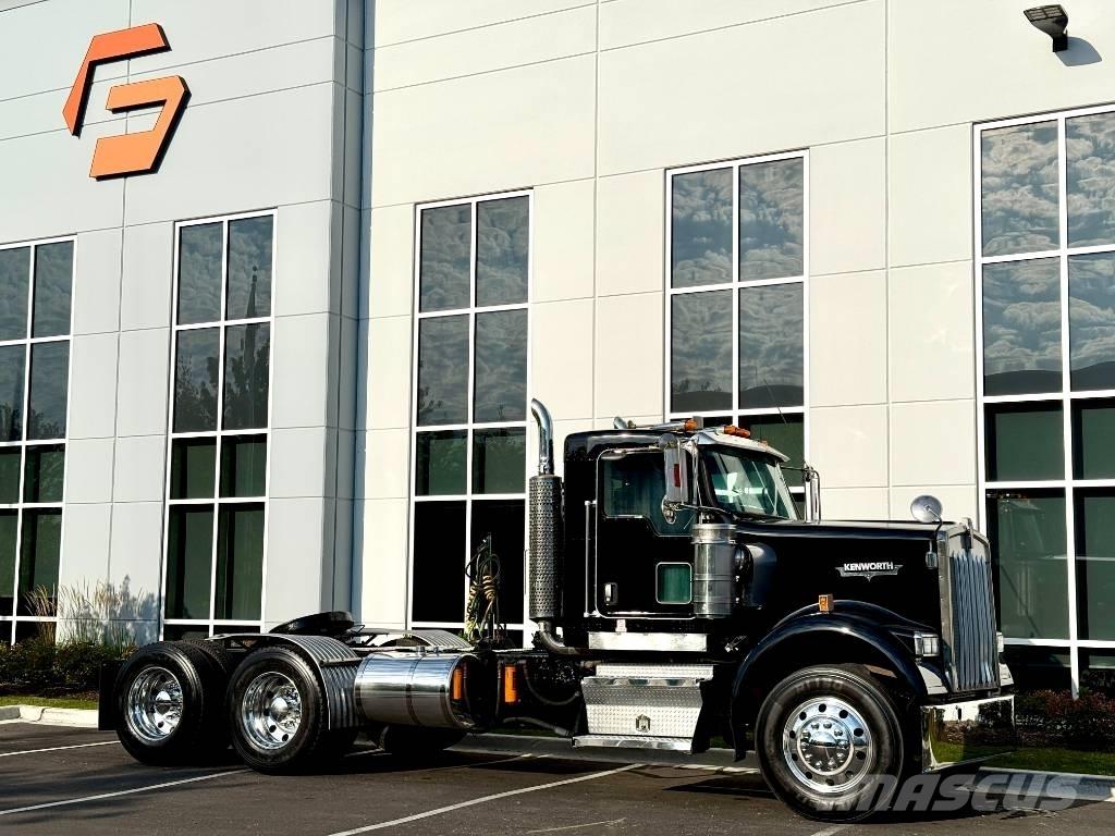 Kenworth W 900 Тягачі