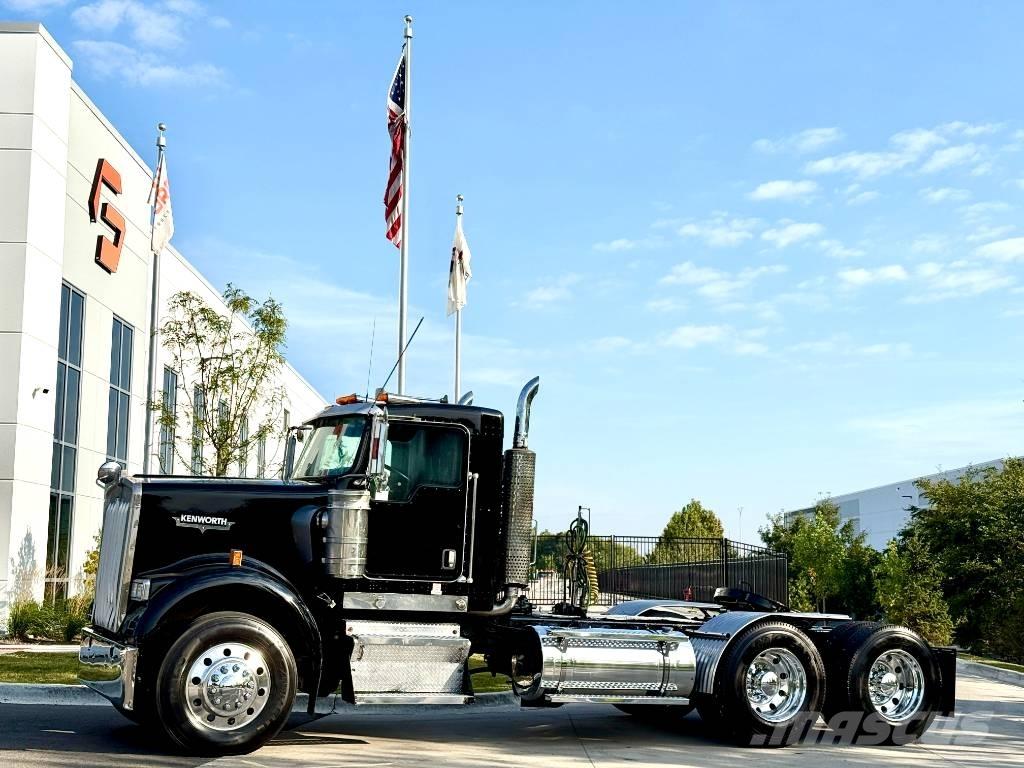 Kenworth W 900 Тягачі