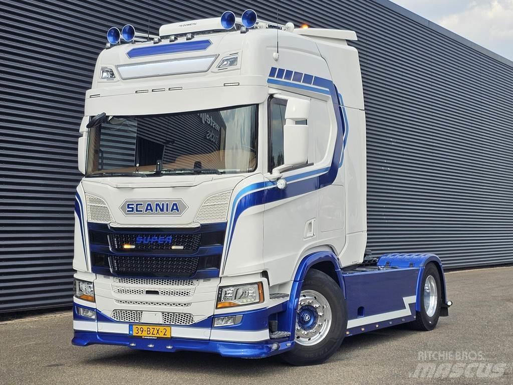 Scania R450 Тягачі