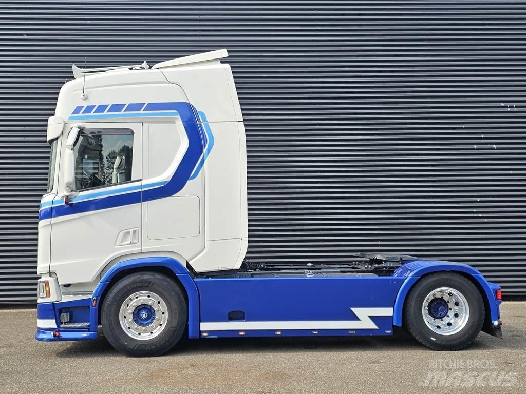 Scania R450 Тягачі