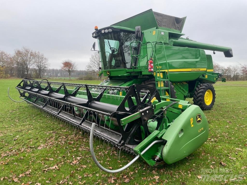 John Deere T670 Зернозбиральні комбайни