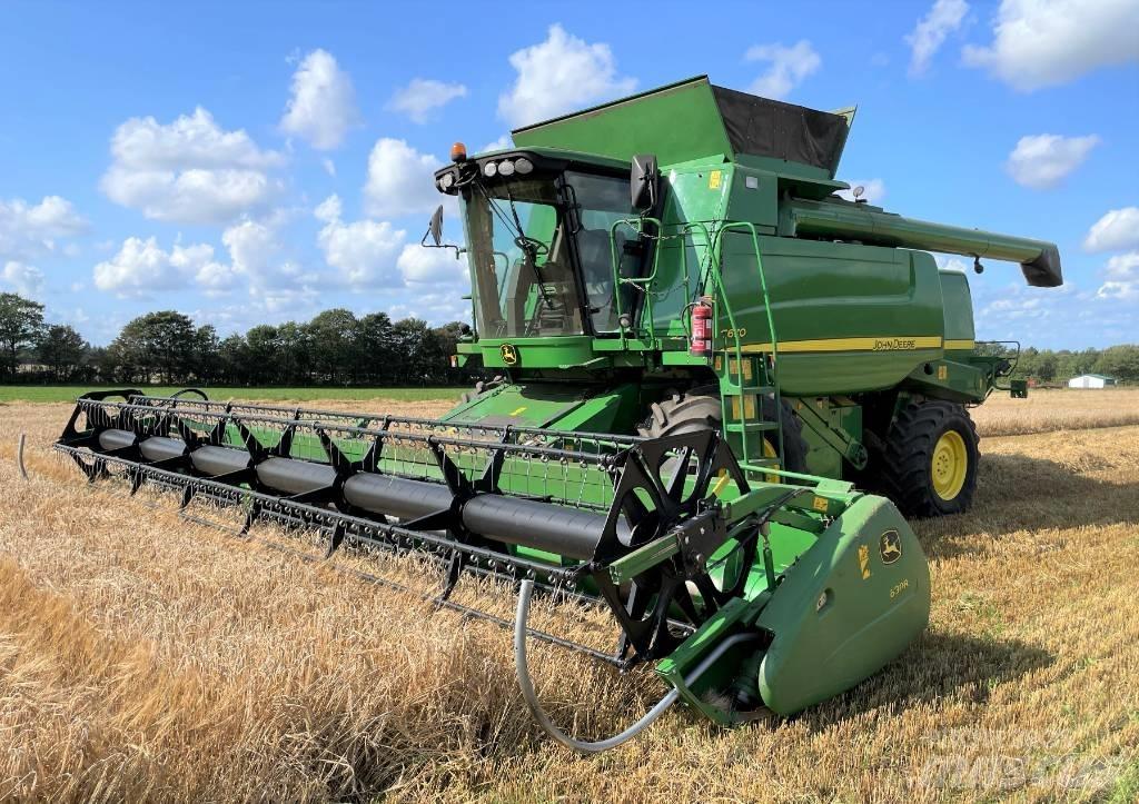 John Deere T670 Зернозбиральні комбайни