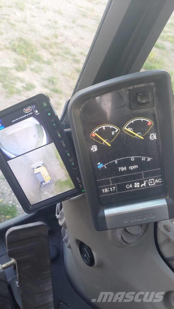 Volvo EC 220 DL Гусеничні екскаватори