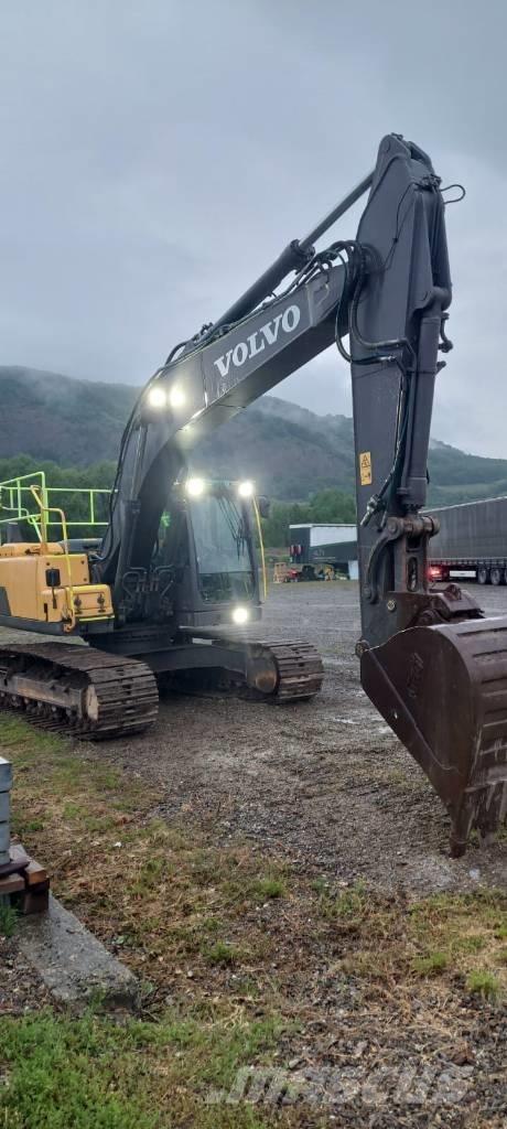 Volvo EC 220 DL Гусеничні екскаватори