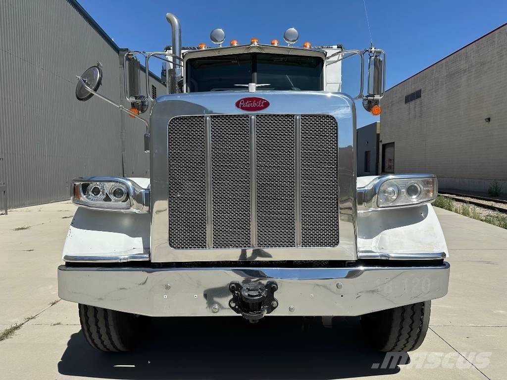 Peterbilt 367 Самоскиди