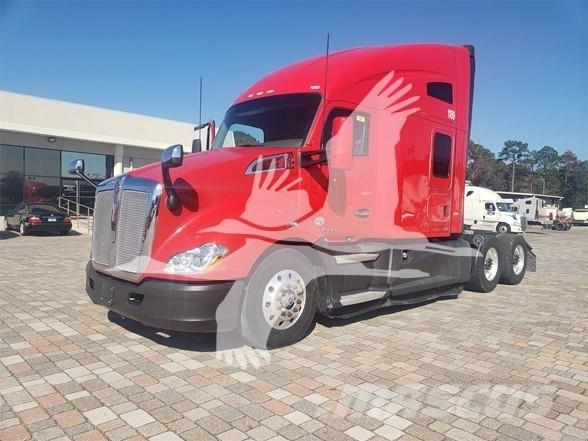 Kenworth T680 Тягачі