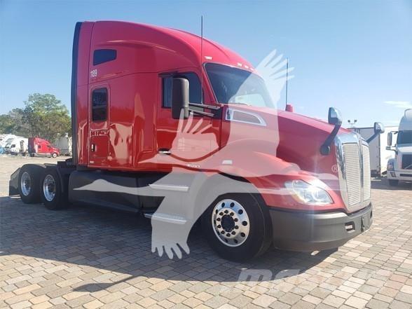 Kenworth T680 Тягачі