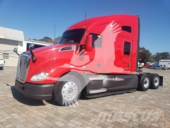 Kenworth T680 Тягачі