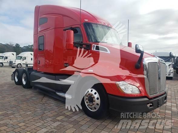 Kenworth T680 Тягачі
