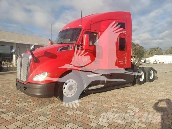 Kenworth T680 Тягачі
