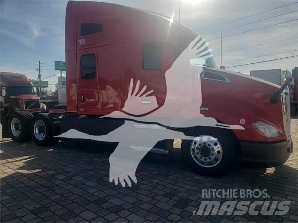 Kenworth T680 Тягачі