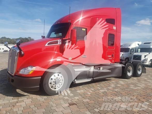 Kenworth T680 Тягачі